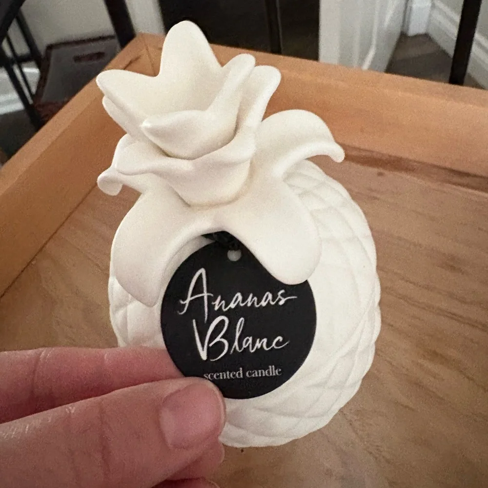 Zodax Ananas Blanc Pineapple ceramic candle - Picture 6 of 8
